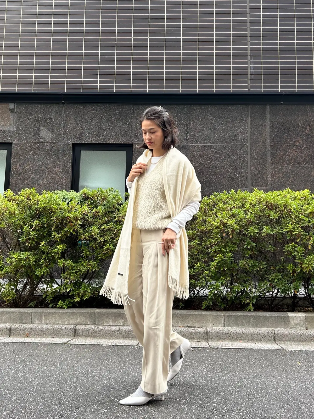 オールホワイト オフ白　大人カジュアル