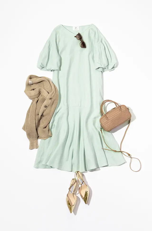 涼しげカラー＆素材で魅せる夏のおでかけスタイル