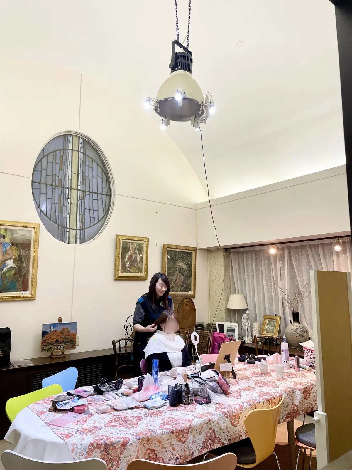 イベント、撮影会、撮影会イベント、カフェ・アマルフィー、ポートレート、ポートレート撮影会、入り口、イベント会場、カフェ、レストラン、ブティック、アマルフィー、ブティックアマルフィー、4階、パーティースペース、ドーム型天井、吹き抜け、暖炉、絵画、レストラン、イベント、イベントスペース、店内、室内、メイクルーム、メイクスペース、