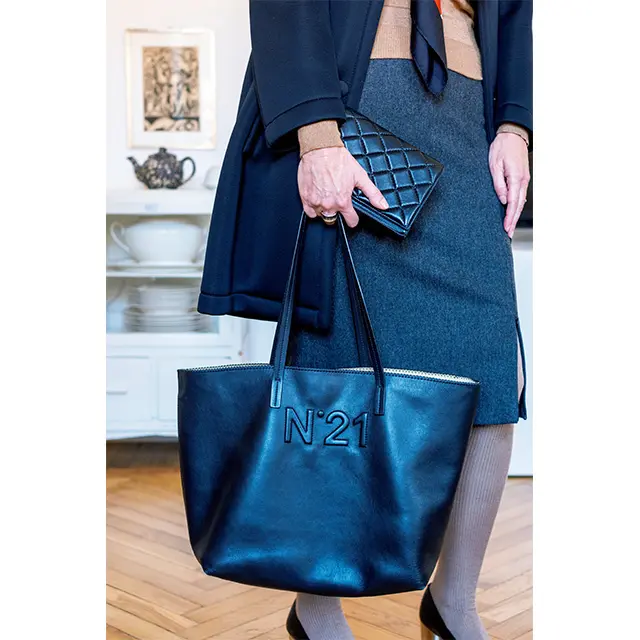 ヌメロヴェントゥーノのトートバッグ