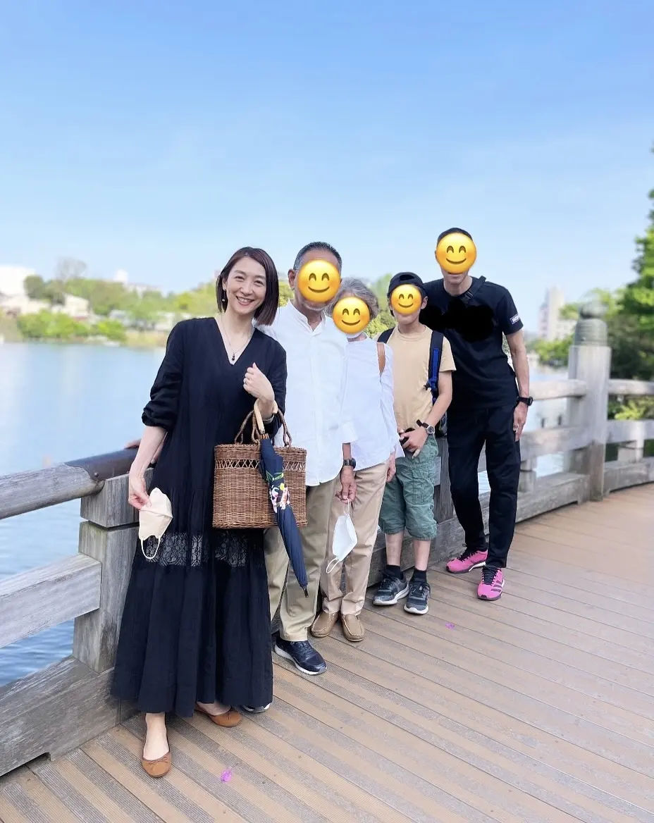 ベトナム刺繍の日傘で、両親と花々散策♩の画像_9