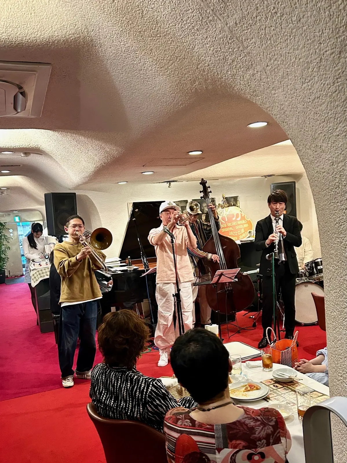 レトロムードなLIVEレストランでJAZの画像_5