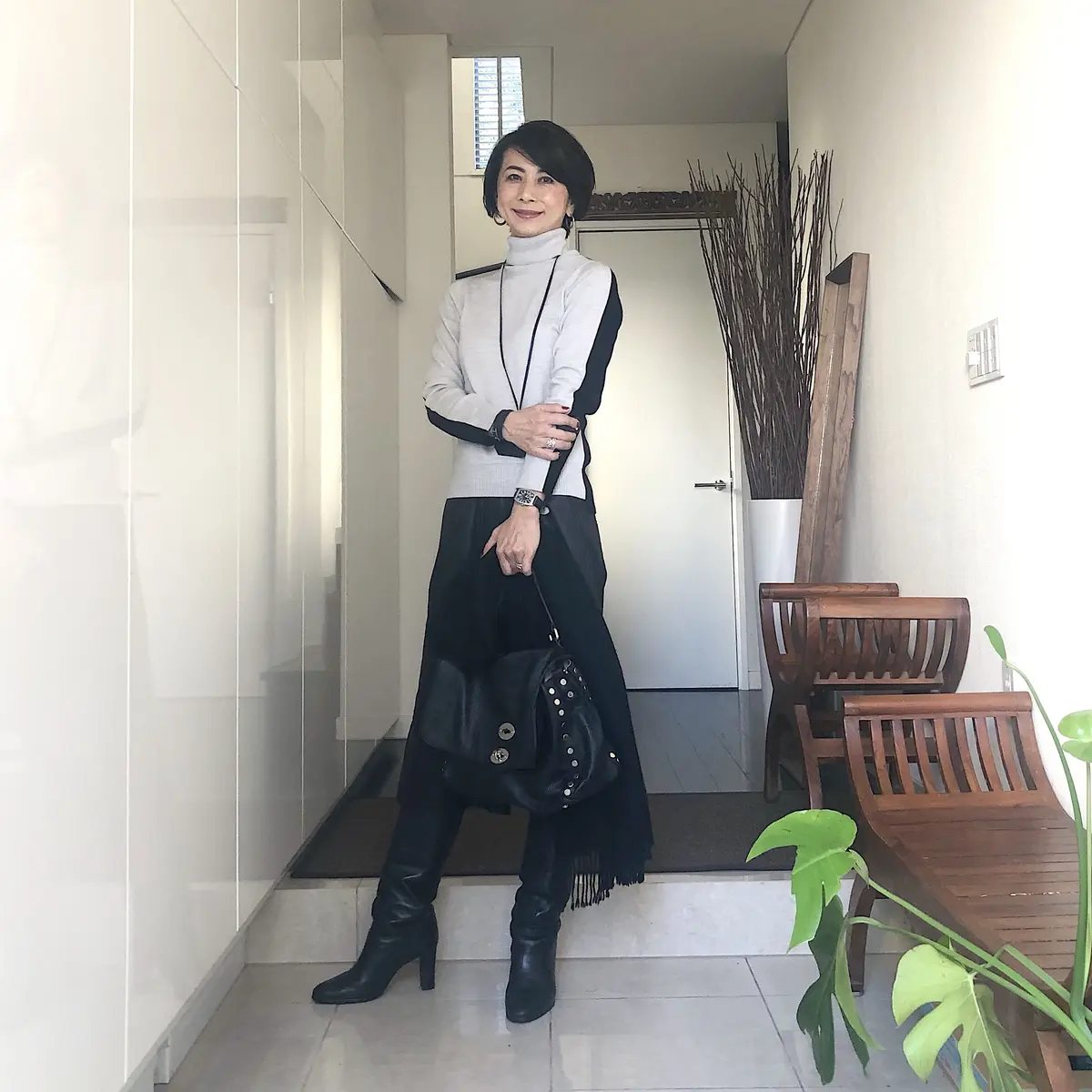 黒ロングブーツコーデ　華組　近藤和子さん