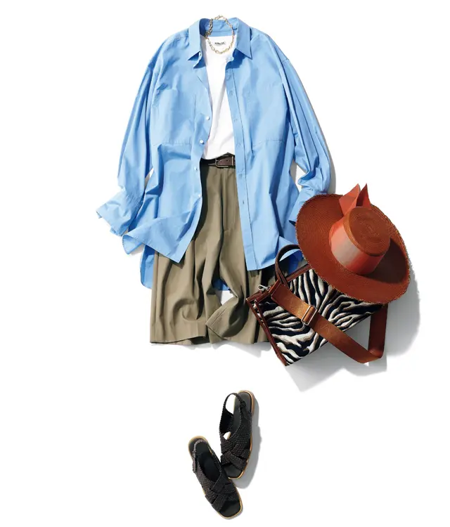 トップスの上にさらりと「はおれ」ば、 都会的な大人の夏スタイルが完成