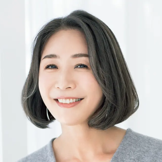 白髪カバーと立体感を両立するヘアカラーを使ったボブヘアスタイル【50代髪型・ヘアスタイル】