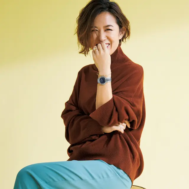 ルールースタジオのニットコーデの大草直子さん