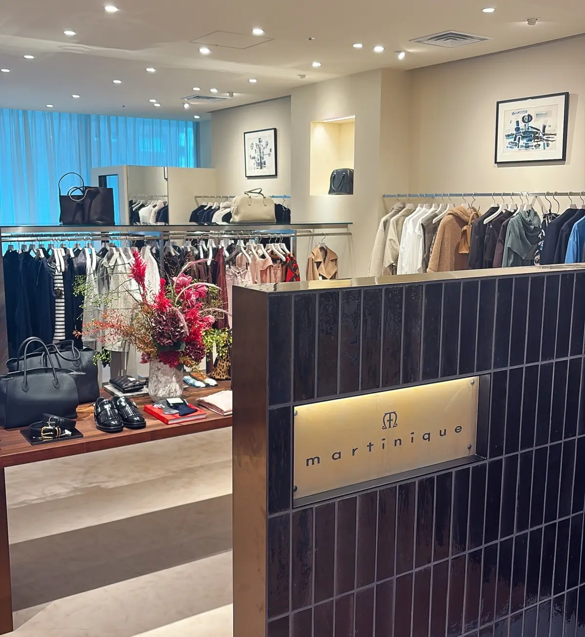 ニュウマン高輪　ファッションのセレクトショップをご紹介させてください。それは、エクラ世代御用達のマルティニーク。