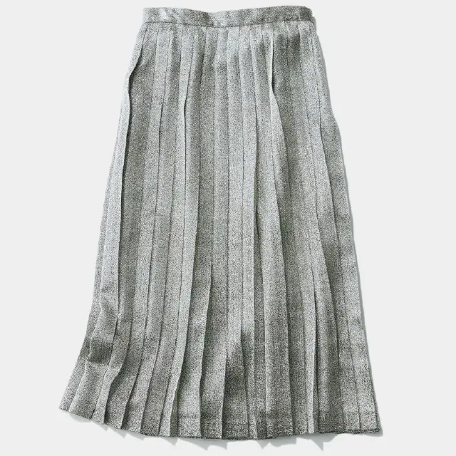 きらきらしたシルバーのプリーツスカート