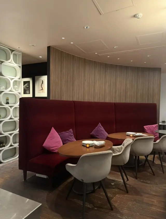 秋寒は無印良品の赤のトップスで温もりをチの画像_9