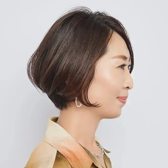 短めでも華やか！上品な大人の丸みがエレガントショートボブ