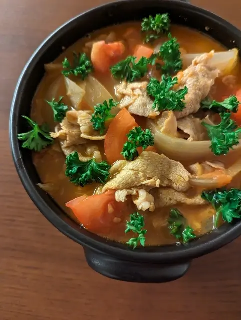 「ラム肉とトマトのモロッコ風鍋」