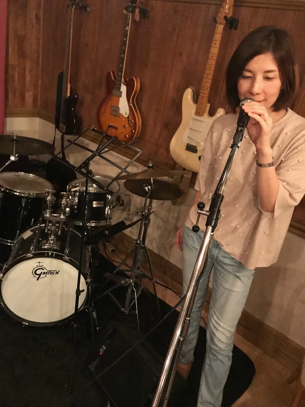 ライブはキレイ目カジュアルコーデでの画像_2