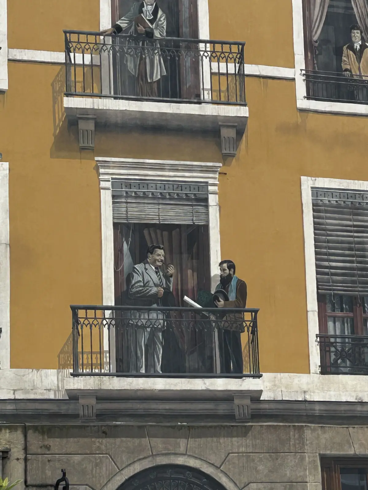 フランス　リヨン　１日観光　だまし絵