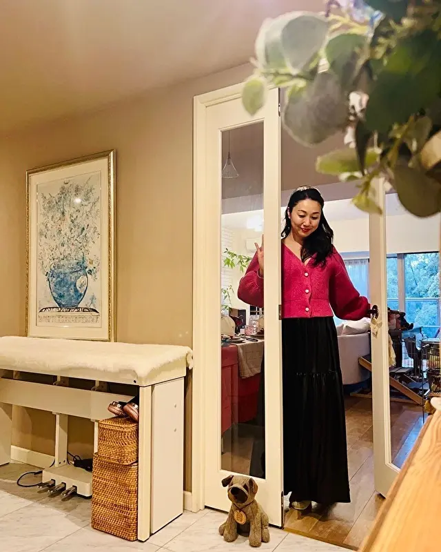 リビングの隣にある廊下に飾ってます