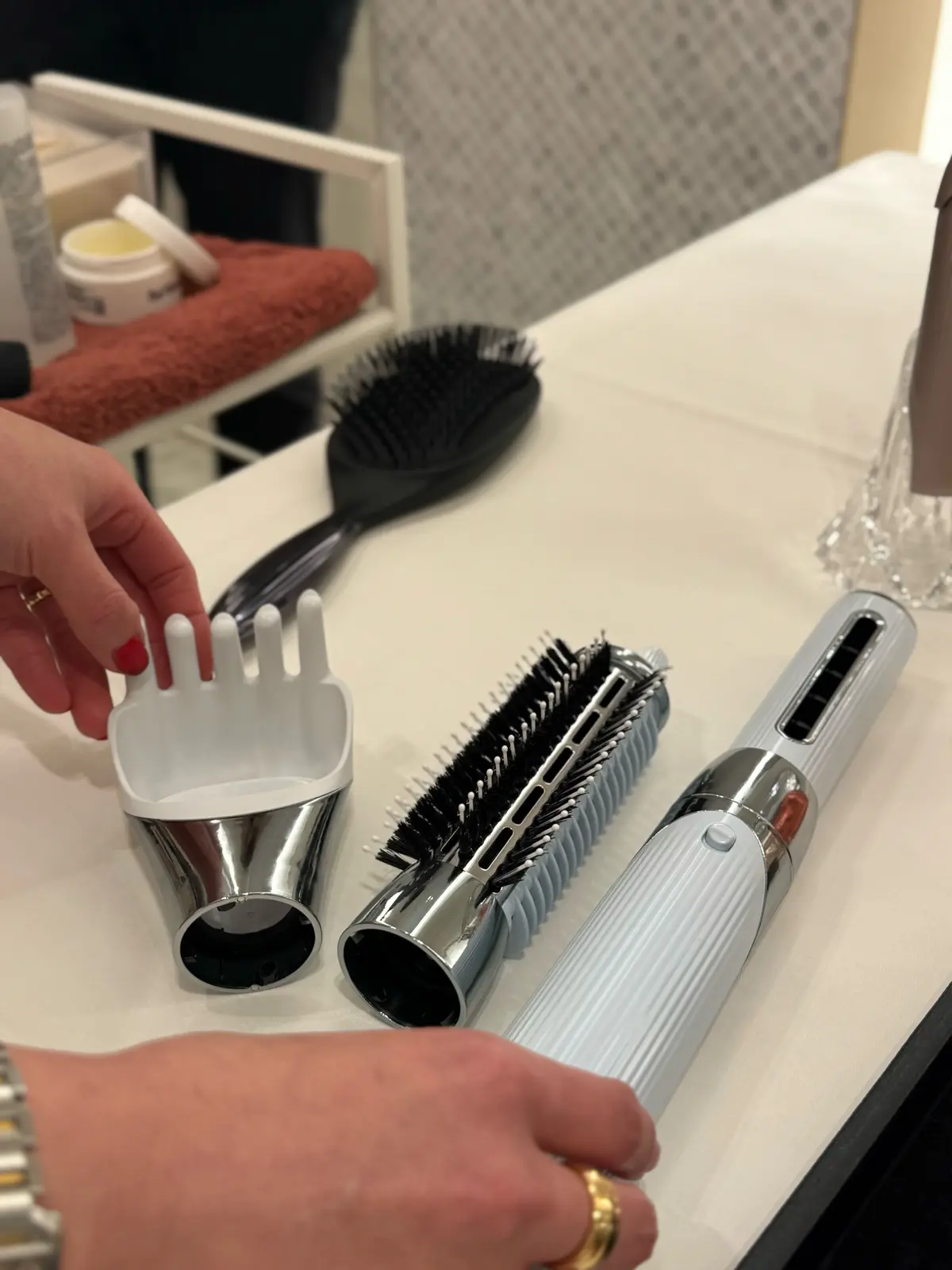 【H&M】白パンツドレスで「ソワレ・ドゥの画像_11