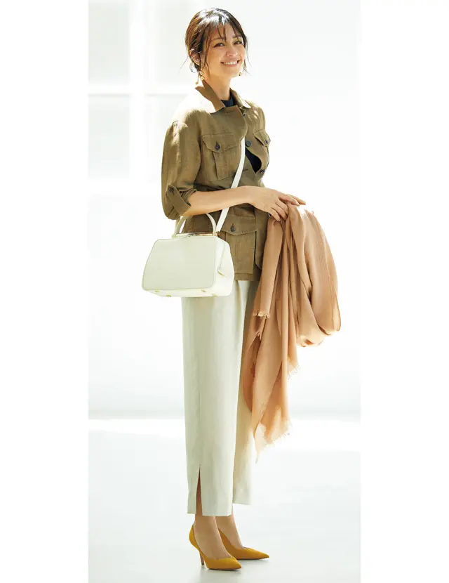 まっすぐな落ち感のカオスのパンツスタイルのRINA