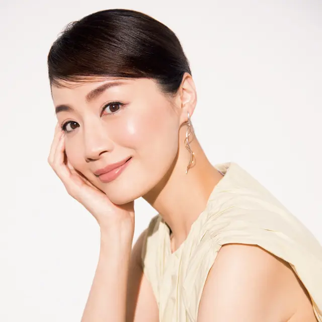 大人のフレッシュさはツヤの効かせ方しだい。藤原美智子さんが教える50代メイクテク