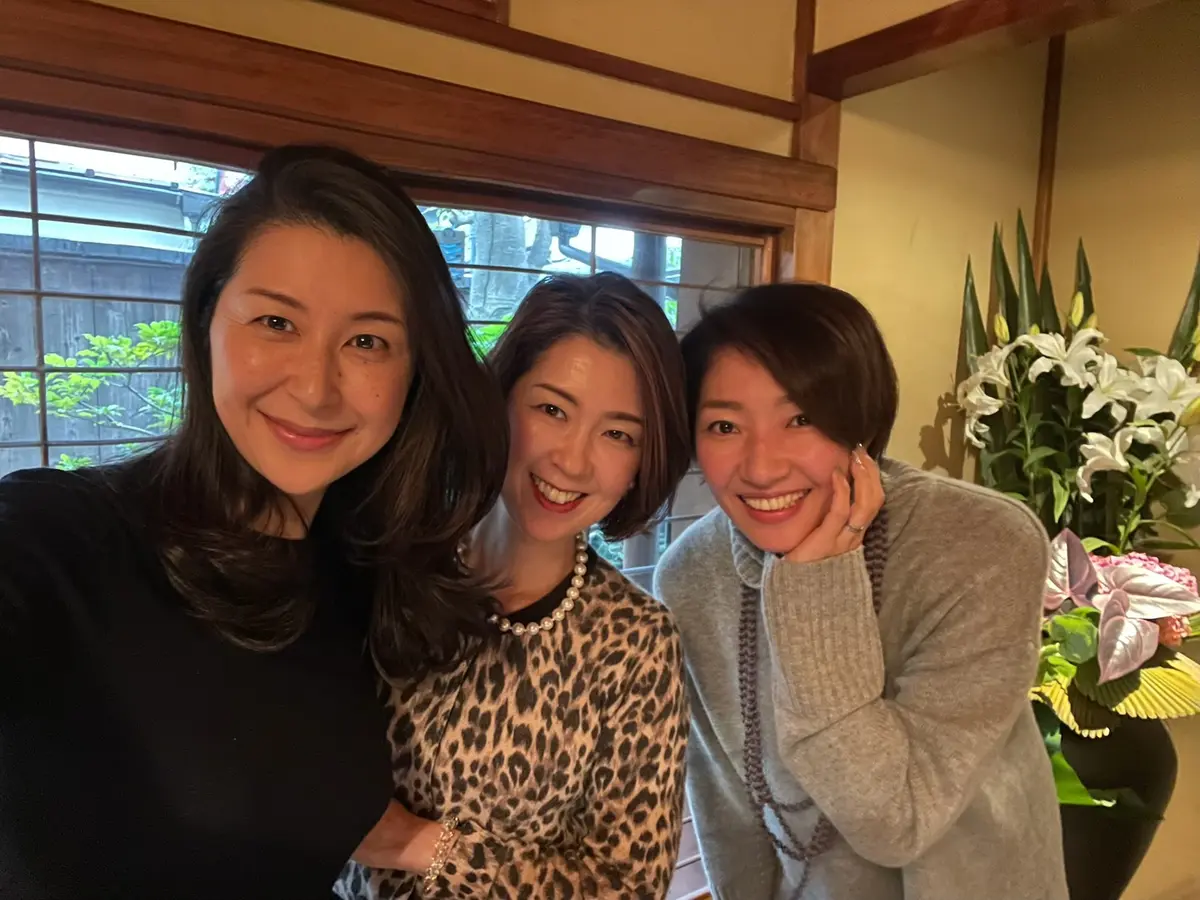 華組同期３人の顔写真