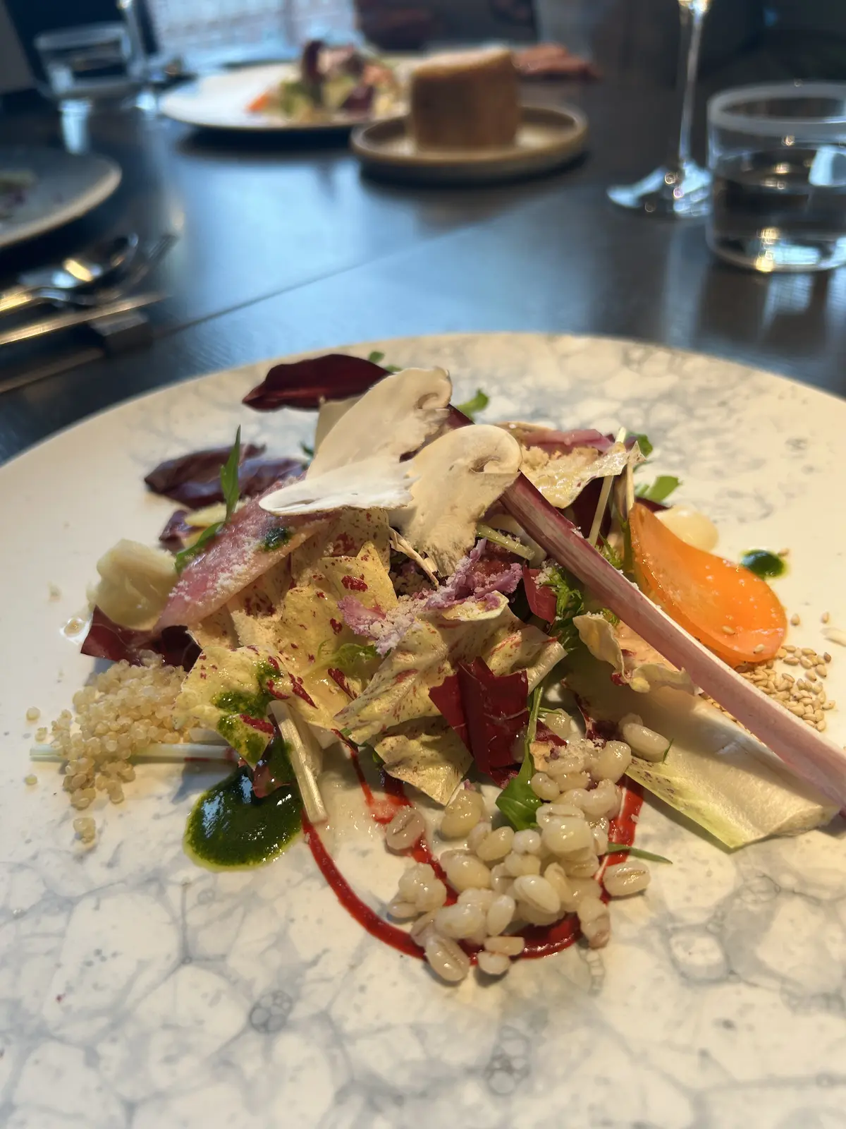 開運コーデ13 東京駅を見下ろすレストラの画像_8