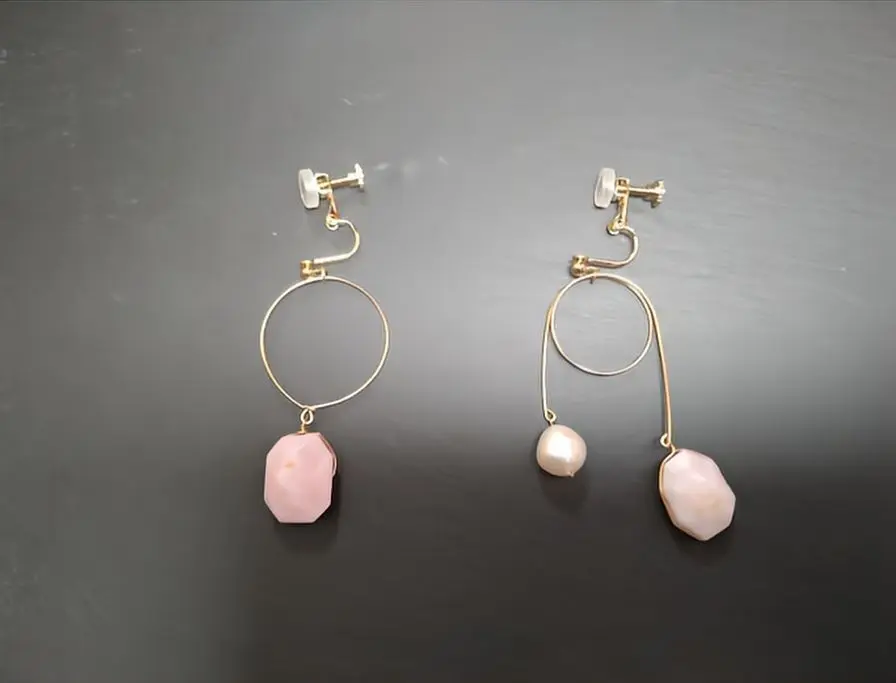 ピンクオパールと淡水パールのイヤリング