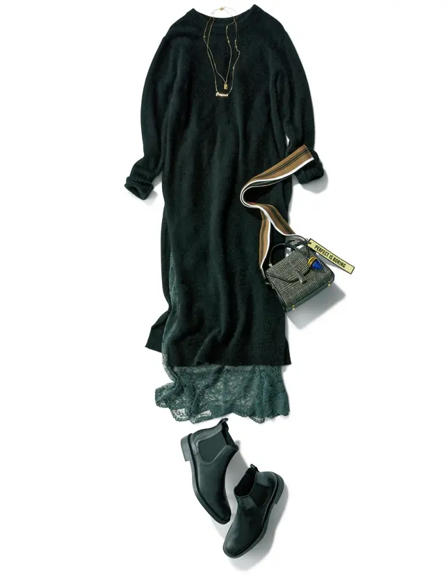 ロング＆ロングのバランスで、すそとスリットからスカートをのぞかせたスタイリング