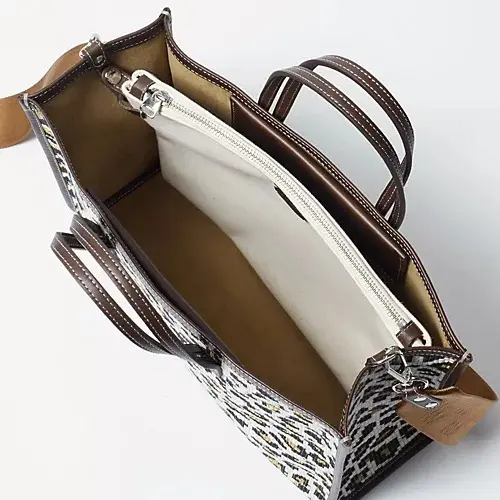 シンプルスタイルに靴&バッグの“ひと味”の画像_11