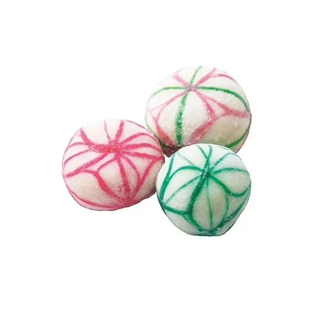 手鞠に見立てた愛らしい生麩。「お雑煮に入れたり、煮含めておせちの一品に加えても映えます