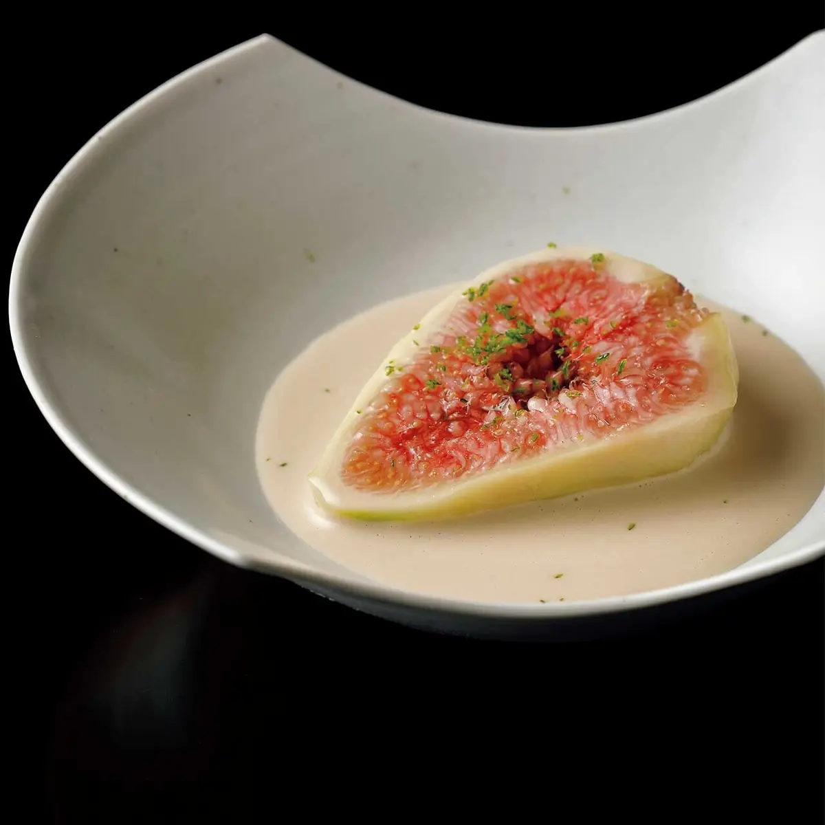 夜の￥25,000のコースから。先付の「いちじくの酒蒸し・ サワークリーム風味のごまあん