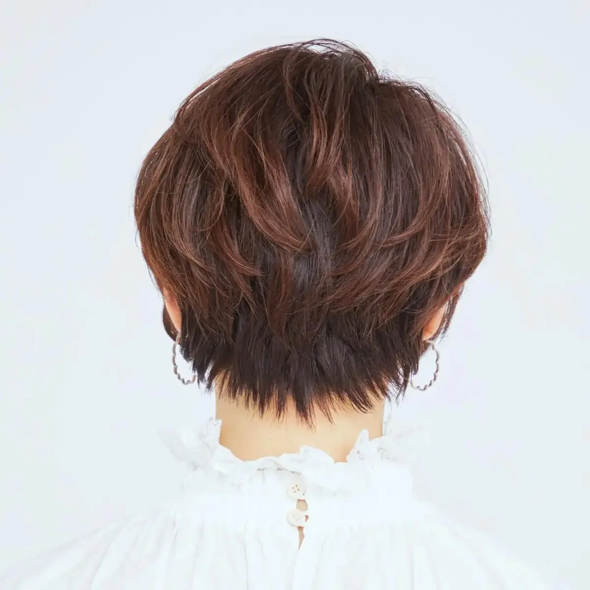 エッジとボリュームバランスが絶妙なショートヘア