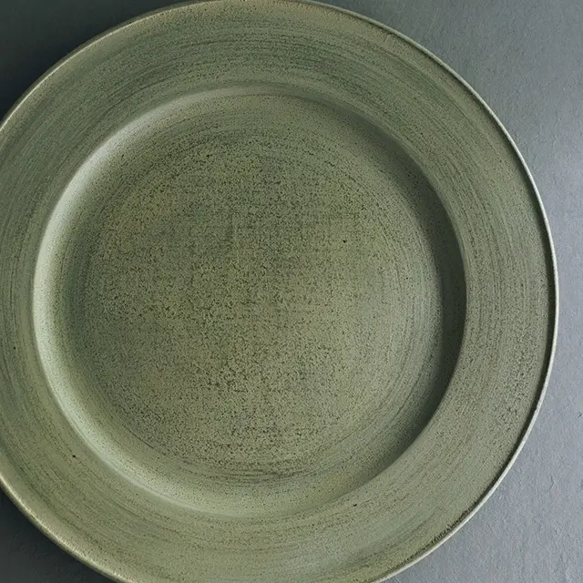 ステーキにはこの皿を