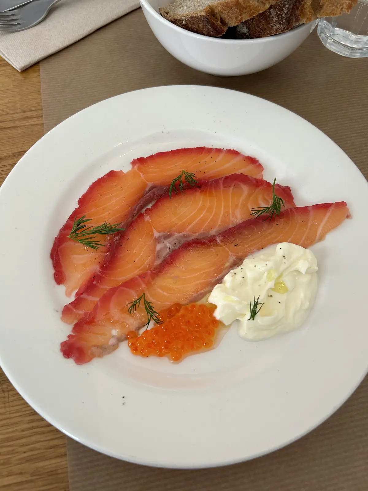 パリ　カフェ　メニュー　La Maison Rose