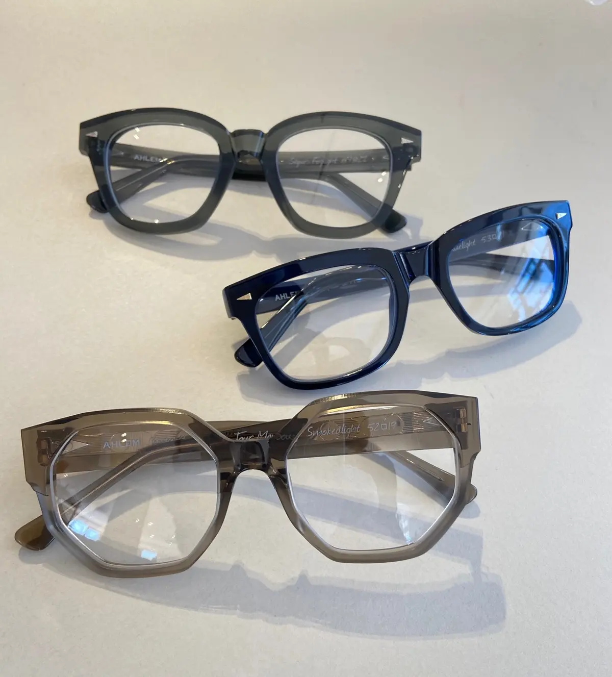 アーレム（AHLEM）のセルフレームメガネ