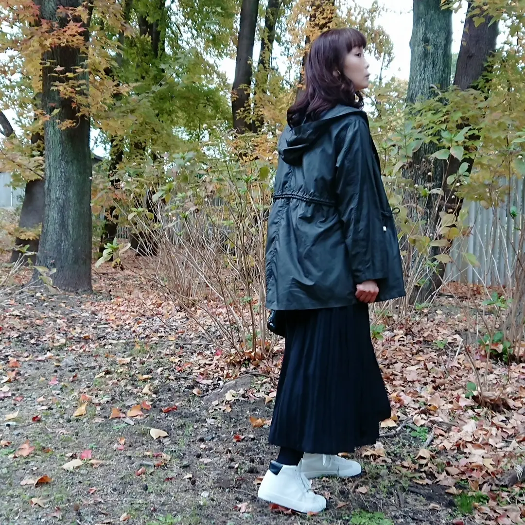 ナイロンアウター   プリーツスカート   スニーカー