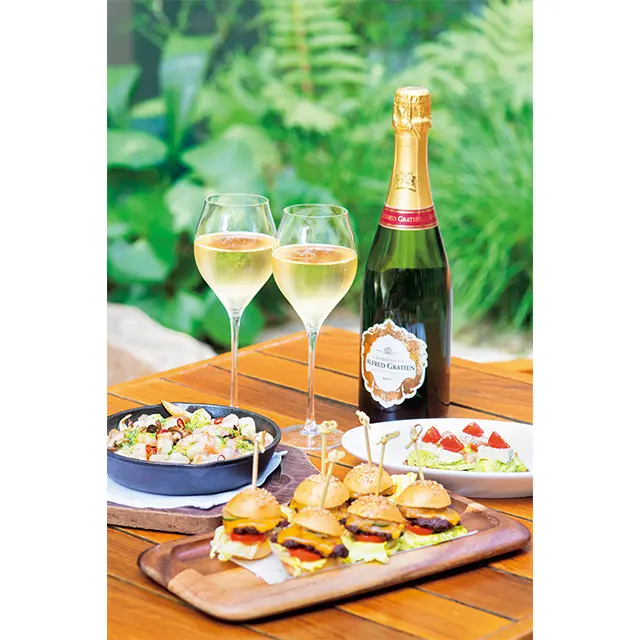 「オーク ドア」では芳醇な味わいの「アルフレッド・グラシアン ブ リュット」を提供