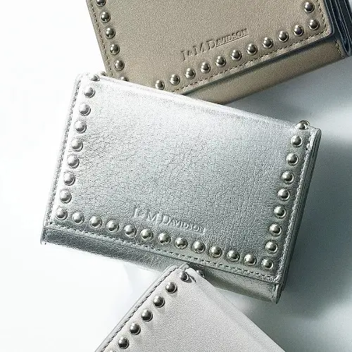 J&M DAVIDSON (ジェイアンドエムデヴィッドソン) フォールド ウォレット ウィズ スタッズ（シルバー） シルバー・ウォームトープ・ライトグレー ¥55,000