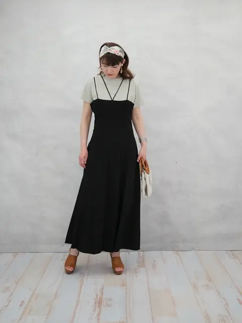 ZARAリネンワンピースに、Ｔシャツ＆ターバンをコーディネート