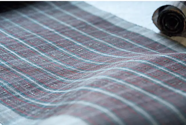 ファストとは真逆、時間をかけて作り上げられた風格とオーラが。「世界の人が見て美しいと思ってもらえる織物を、地元の人々とともに紡いでいけたら」 と平良さん