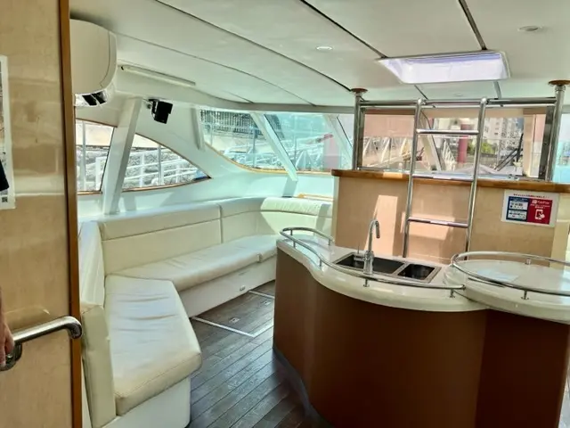 アーバンランチ内