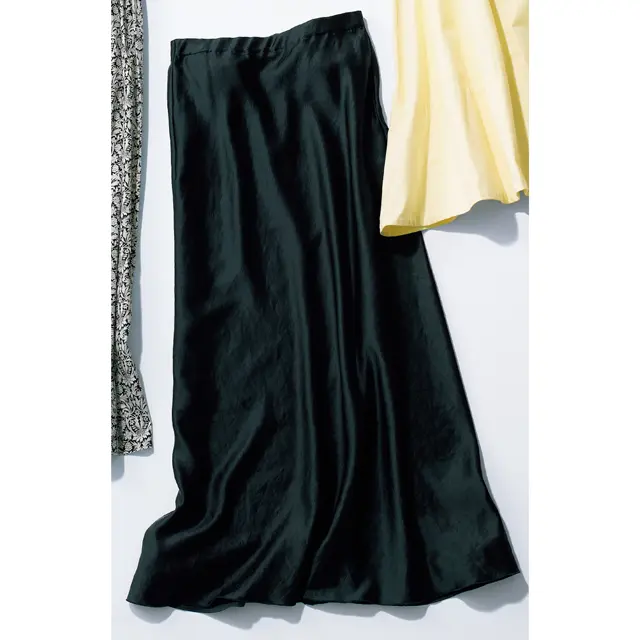 ナローな「ベーシック色」スカート