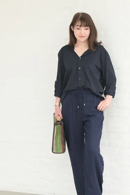 ネイビーのワントーンコーデ