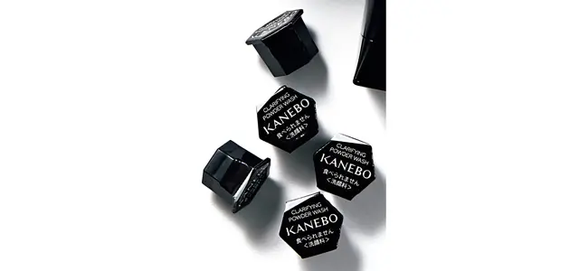 酵素パウダー入り。カネボウ クラリファイング パウダー ウォッシュ 0.4g×32個 ￥3,300／カネボウインターナショナルDiv.