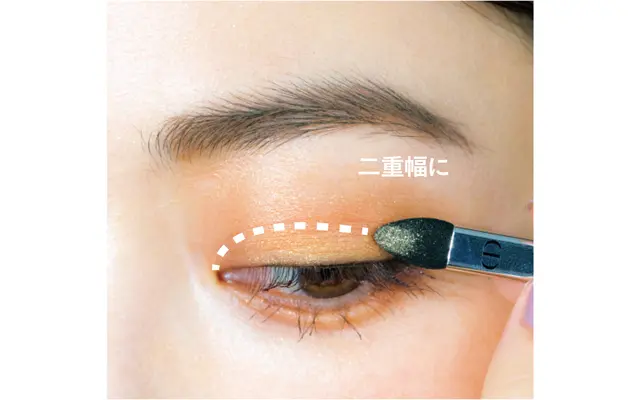 ラメは部分使いで品よく