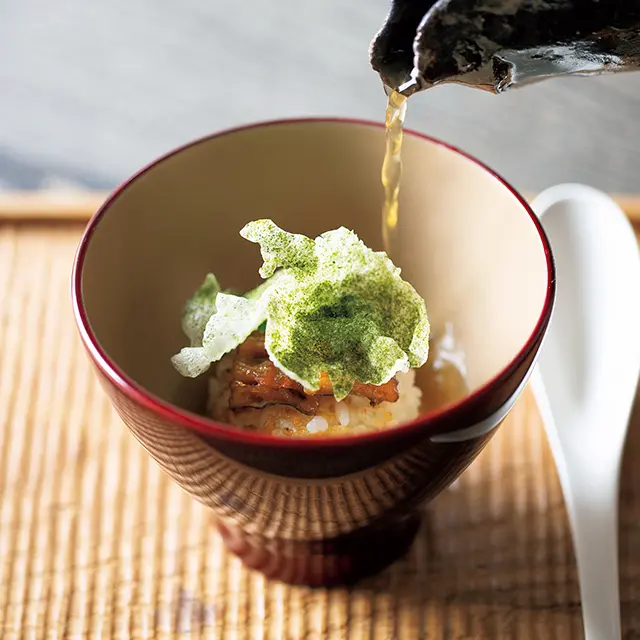 京都の東山にあるレストラン「ルーラ」の焼きおにぎり茶漬け