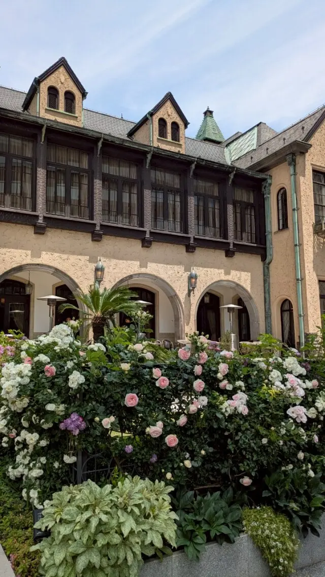 紀尾井町ガーデンテラス　薔薇　