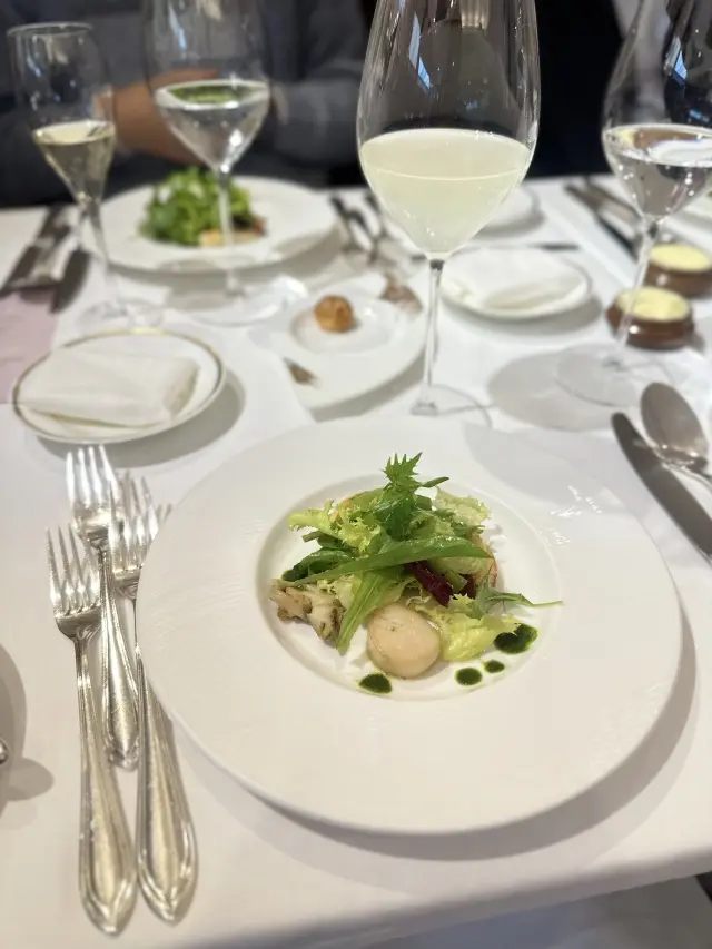 セットアップワンピースで広尾フレンチレスの画像_7