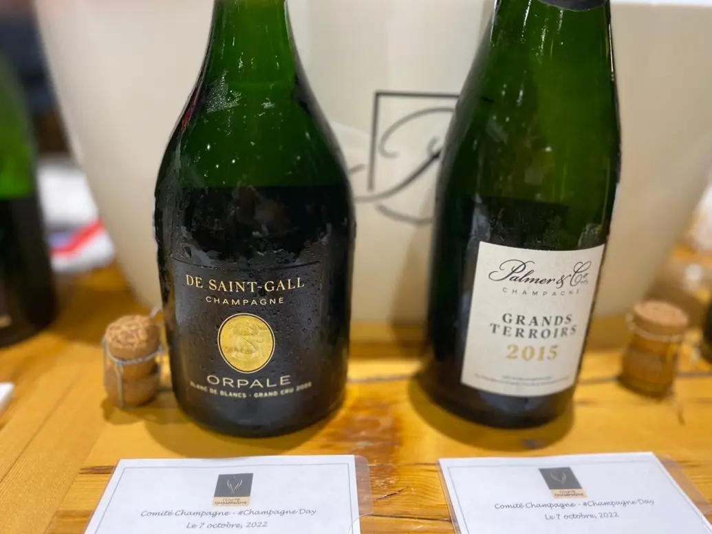 （左）DE SAINT-GALL  Orpale Blanc deBlancs Grand Cru 2008 （右）PALMER & Co. Grands Terroirs 2015