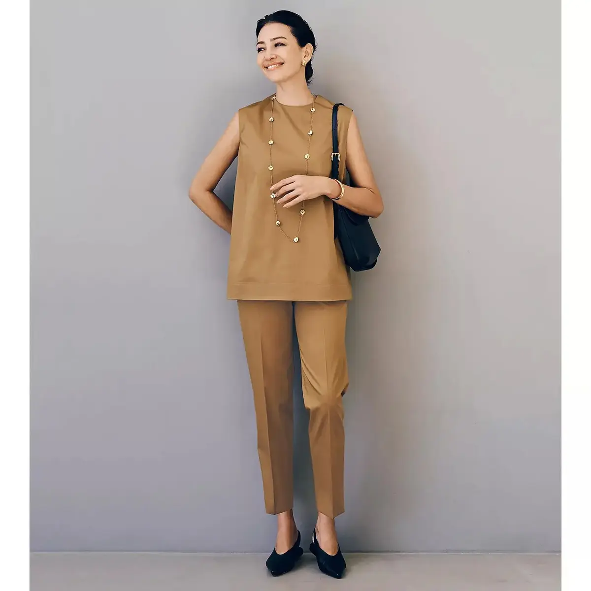 M.fil コクーンノースリーブ×美脚テーパードパンツ