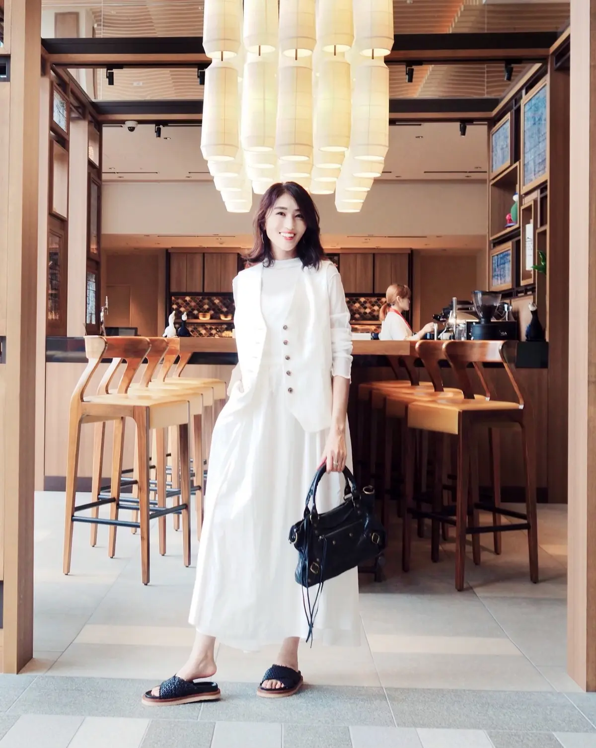 Tops/No Brand Skirt/KALNA Best/ZARA Bag/BALENCIAGA Shoes/ELVIO ZANON