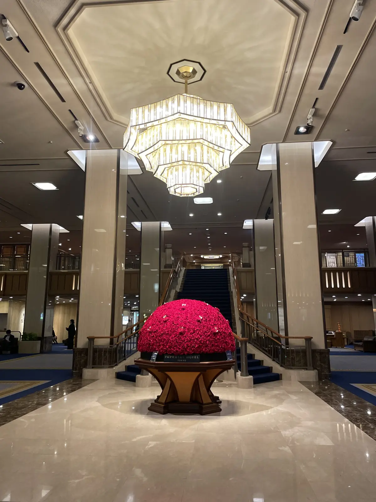 カシュクールワンピースとパールコーデの画像_1