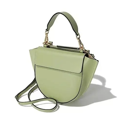 【50代 春バッグ】持った人から見違えるの画像_1